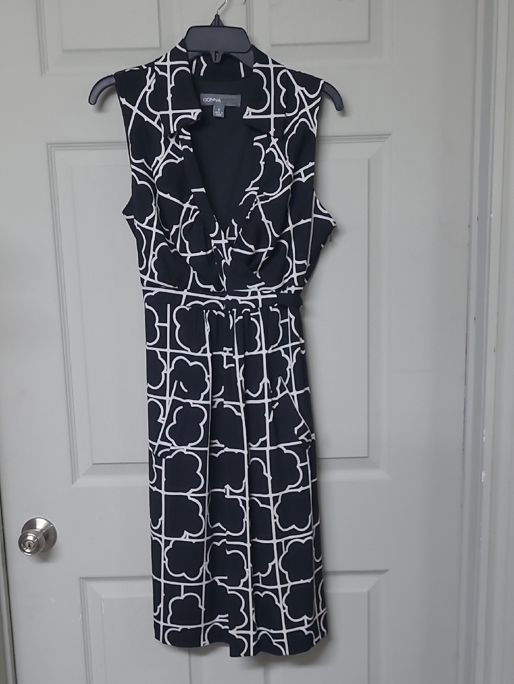 Donna Ricco Black and White Sleeveless Geometric Print Midi Dress Size 12 GUC